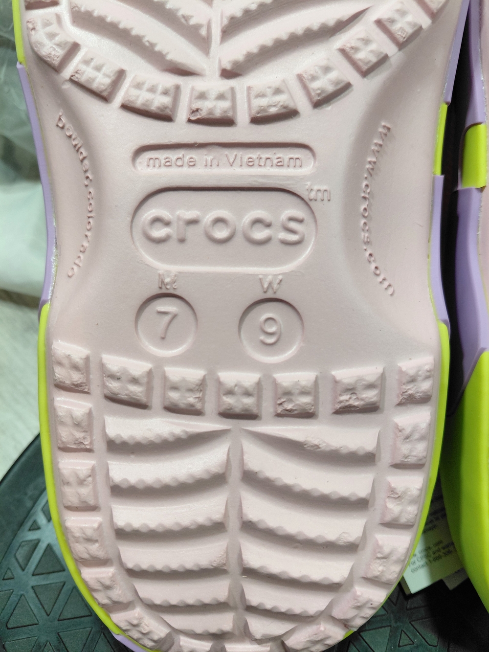 NWT Classic Crocs Patrick Star Themed Clog Limited Edition SIZE W9 M7 - Picture 13 of 15